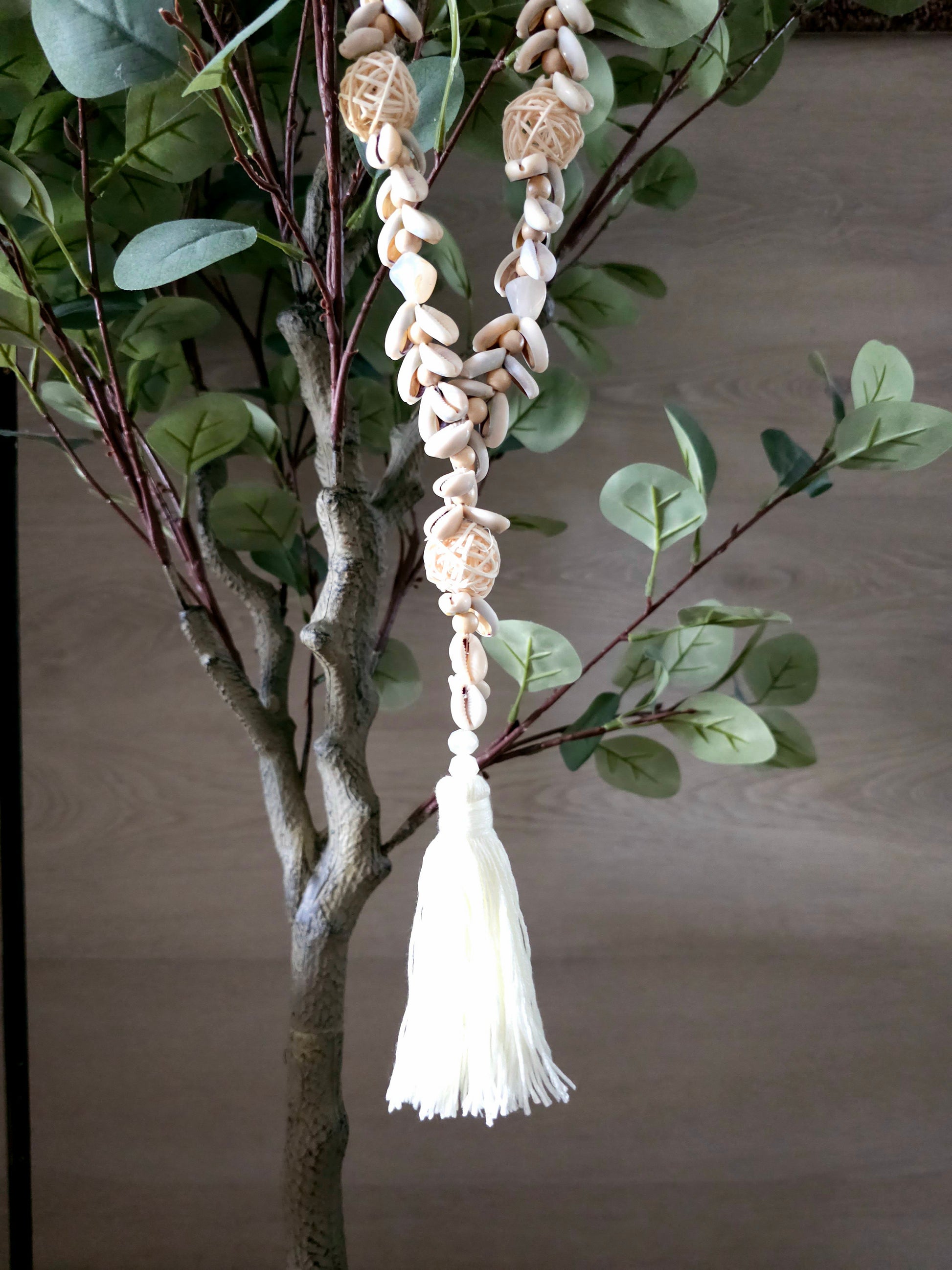 White Sands Necklace with Seashells and Tassel
