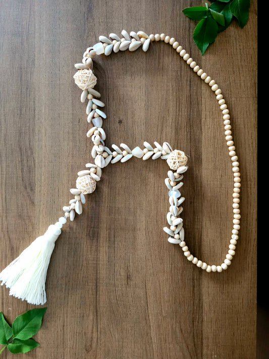 White Sands Necklace with Seashells and Tassel